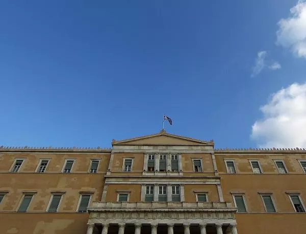 Еврогрупата е против съкращаването на гръцкия дълг