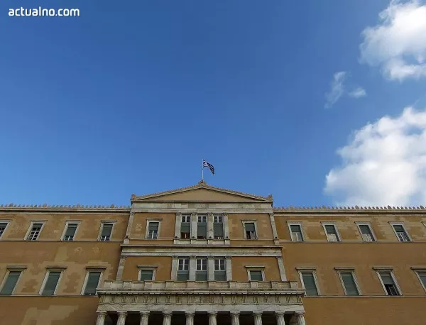 Гърция започва нов кръг преговори с "Тройката" 