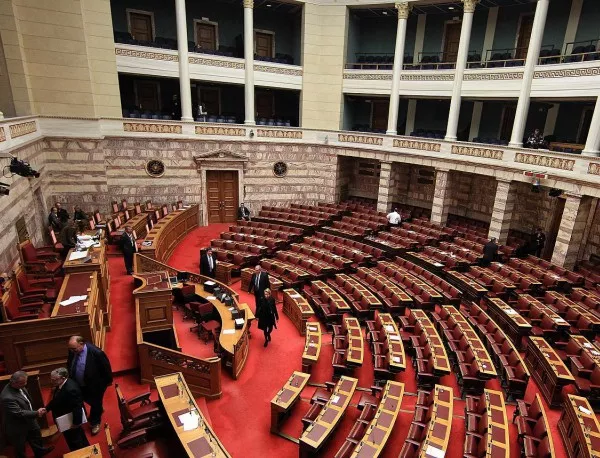 Гърция може да има летен парламент
