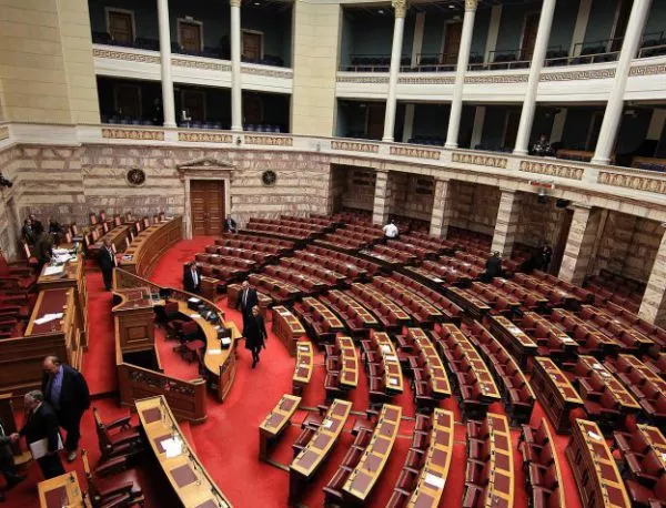 Разкол в гръцката коалиция заради отстъпки в преговорите