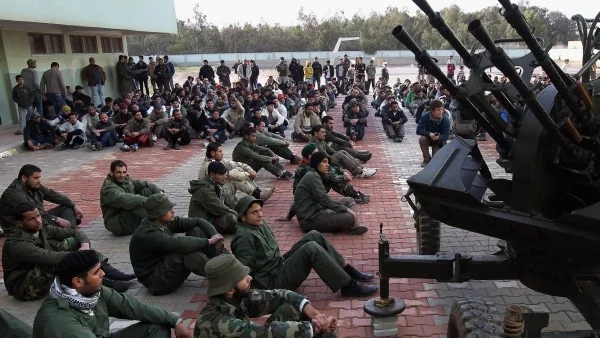 Либия отново в хаос, стрелба по сградата на либийския парламент