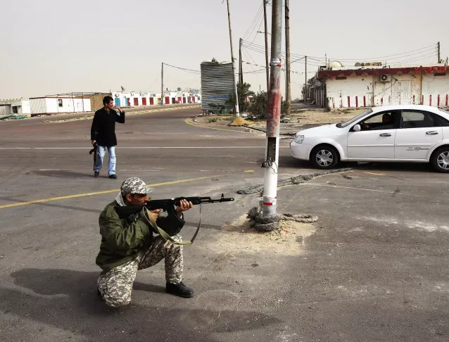 Обстрелваха конвоя на либийския премиер