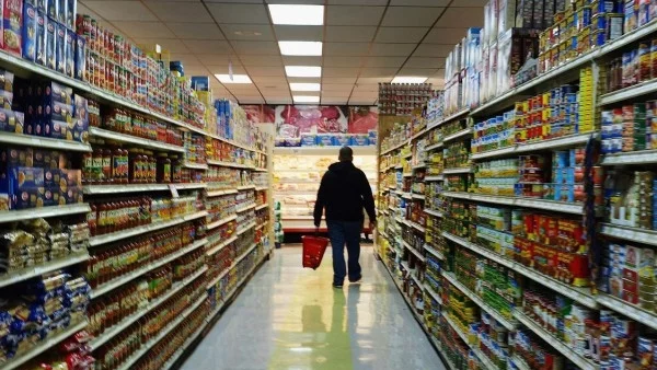 Детски дрехи и китайски контакти бяха спрени от продажба