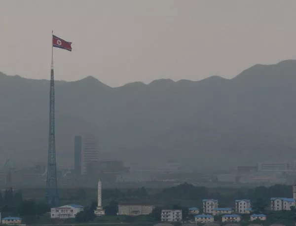 В Северна Корея въвеждат на въоръжение радиоактивни раници