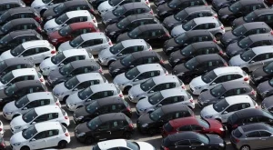 Застой на продажбите на нови автомобили в България, рекорден ръст в ЕС