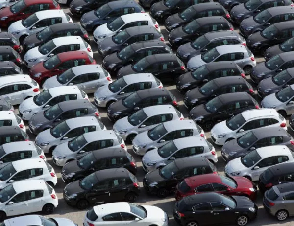 Албания забранява вноса на коли, произведени преди 2009 г.