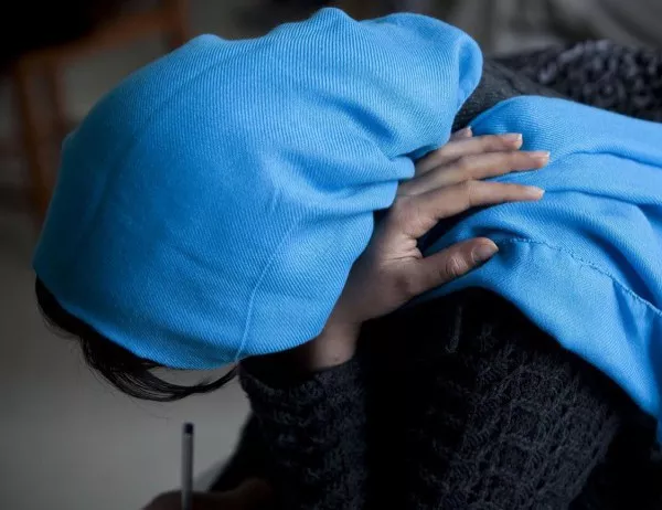 Австрия готви национална забрана на шаловете за глава в детските градини и средните училища