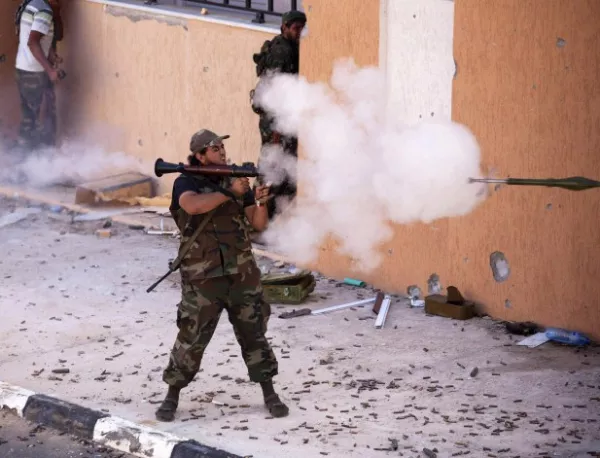 Въоръжени мъже превзеха проправителствена телевизия в Либия