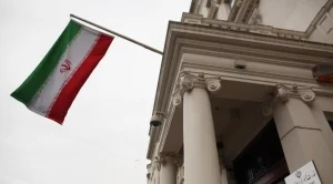 Те дърпат конците в иранската икономика 