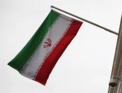 Въоръжени нападения на две места в Техеран