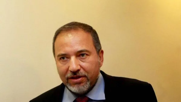 Израел предупреди протестиращите палестинци за заповед да се стреля на месо