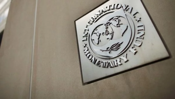 Сърбия ще търси подкрепата на МВФ за вдигане на пенсии и заплати