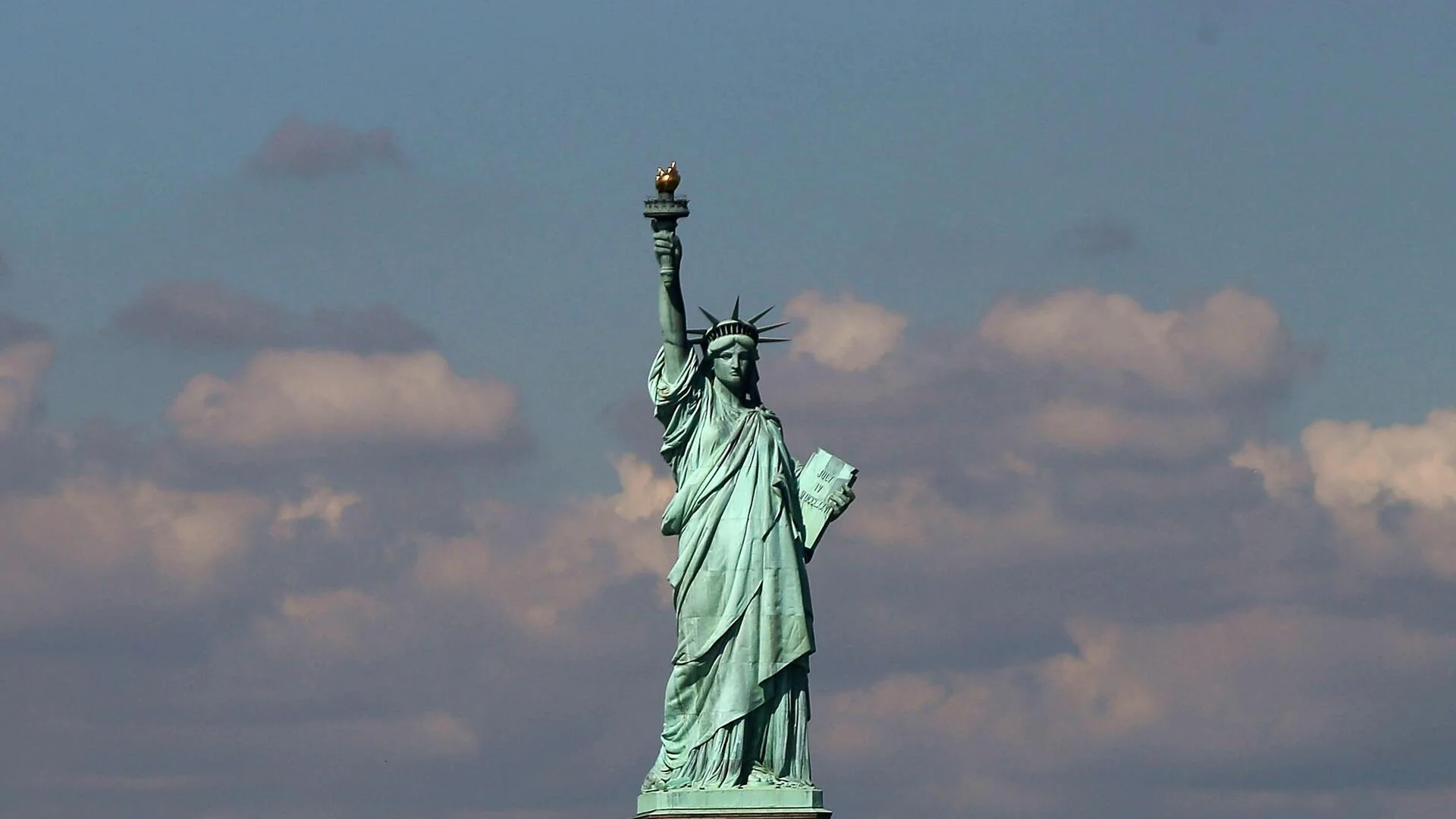 Статуята на свободата: Коя държава я подарява на САЩ