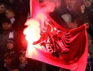 Албанската опозиция щурмува неуспешно парламента (ВИДЕО)
