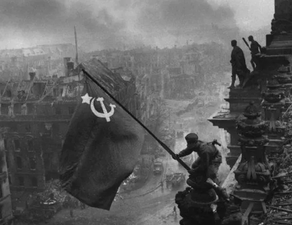 Втора световна война: Подписана е капитулацията на Германия пред СССР