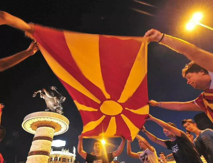Македонският парламент се саморазпусна, идват избори