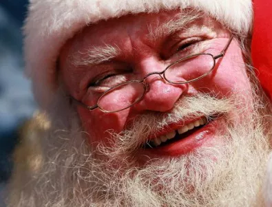 Дядо Коледа отваря своя работилница във фоайето на община Благоевград 