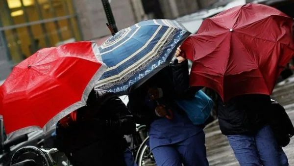 Дъжд с гръмотевици утре