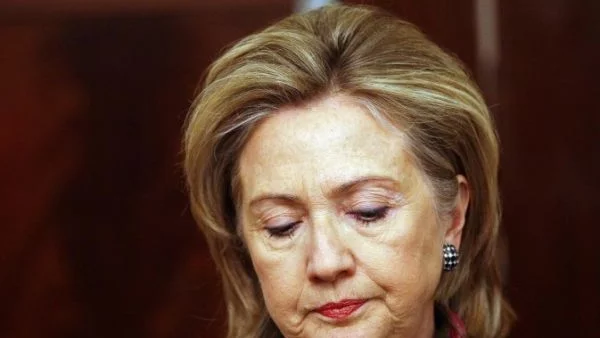 Чуждестранни дарения могат да спънат Хилари по пътя й към президентството