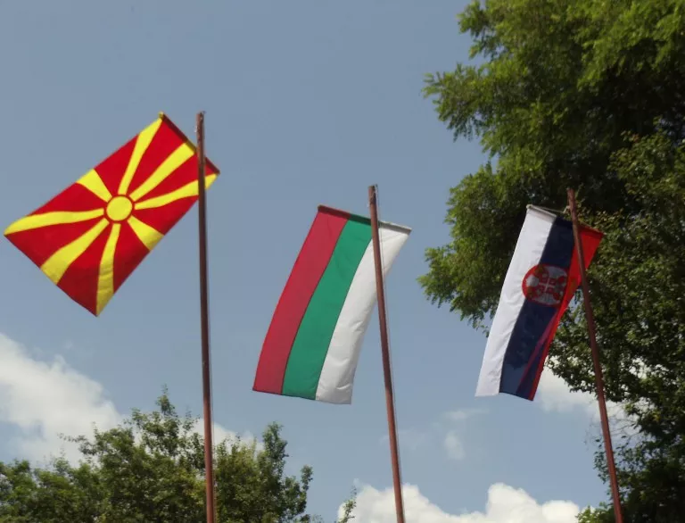 Кратката смешка "Америка ни предложи Македония"