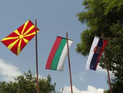 ЕП прие докладите за напредъка на Македония, Сърбия и Косово с поправките на България