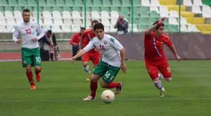 Спорен гол укроти малките "лъвове" срещу Дания