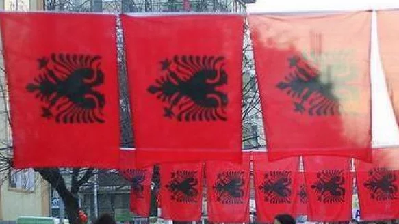 Албания изготви програма за албанските партии в Македония