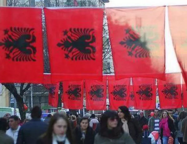 Радикализират се антиправителствените протести в Албания