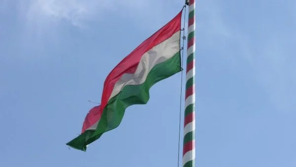 Унгария заяви, че не иска автономия за етническите унгарци в Украйна