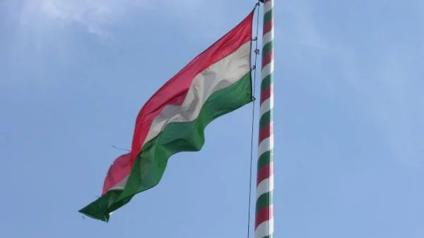 Унгария заплаши да затвори сръбската си граница заради емигрантите 