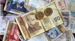 Между 40 и 50% от брутната заплата на българина отива за данъци 