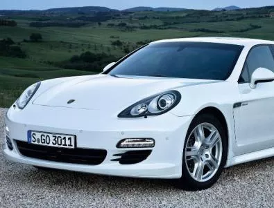 Бялото е най-популярният автомобилен цвят