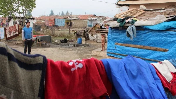 В Стара Загора готвят бутане на ромско гето, ромите си строят незаконно с материал от "Аязмото"