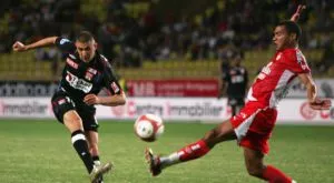 Лион най-после счупи каръка