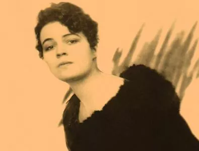 Елисавета Багряна – поетеса, която си играе със стихиите
