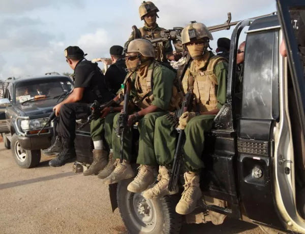 Жертвите на атентата в Сомалия наближават 200