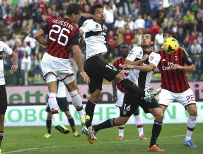 Милан падна след голова драма, Рома с девет победи в девет мача