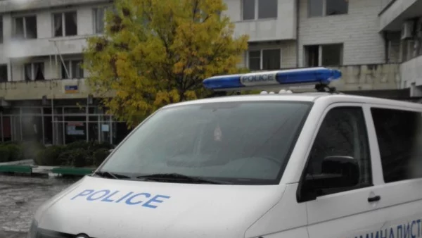 Нападнатият от скинари остава в кома