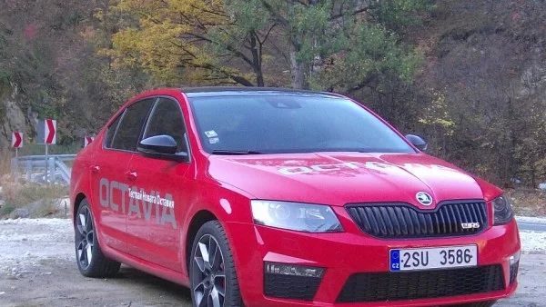 Skoda Octavia vRS: Универсален боец (тест драйв)