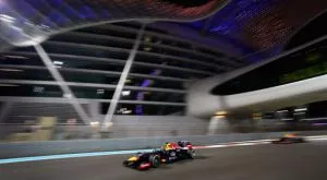 "Гардиън": "Ред Бул" продължава да работи с "Рено"