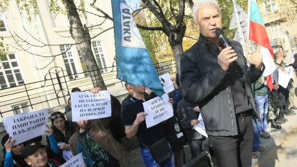 Сидеров заплаши с импийчмънт Плевнелиев заради бежанците