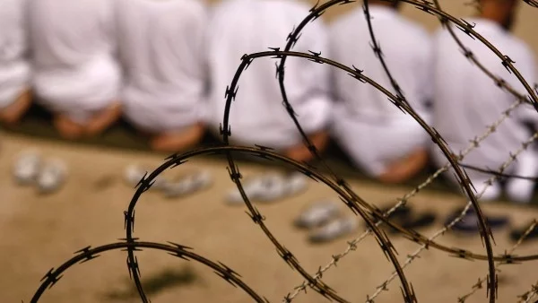 Медицински лица са участвали в изтезания в Гуантанамо, ЦРУ отрича