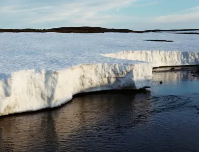 Арктическите ледове намалели до рекордно ниво