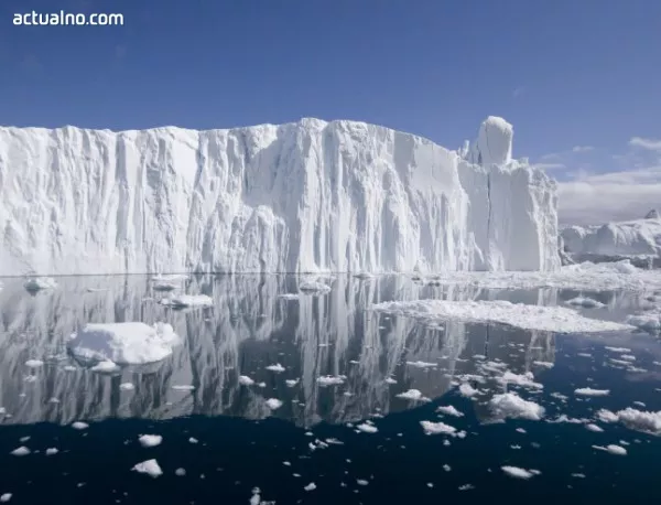 Втори кораб заседна в ледовете край Антарктика