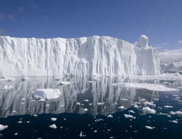 Рогозин: Русия трябва да направи Арктика своя територия