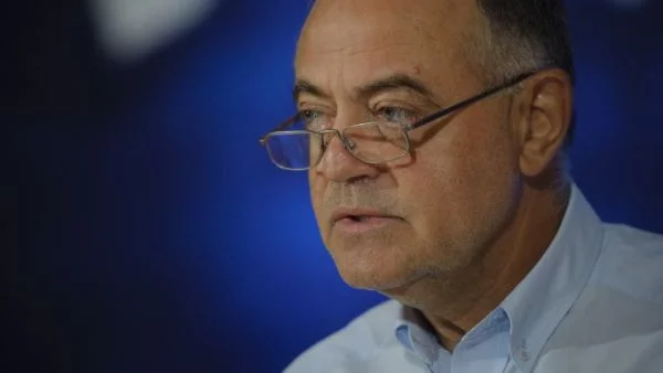 Защо държавата се меси, когато някой е решил да избяга от жена си?