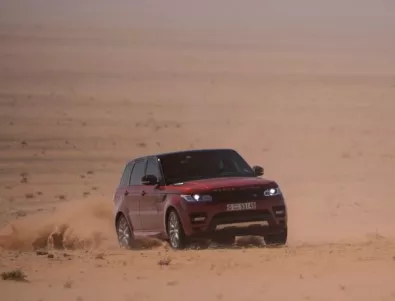 Range Rover Sport с рекорден „марш“ през пустинята