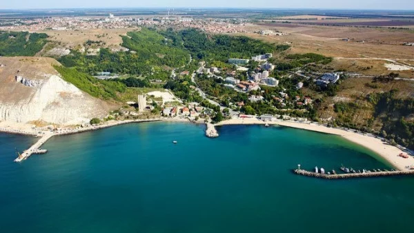Проверяват централния плаж в Каварна