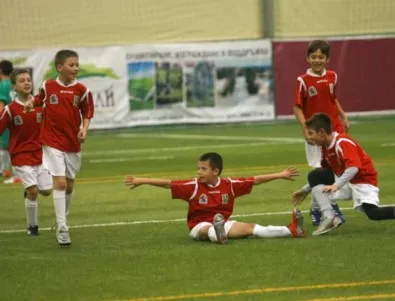 За детско-юношески футболен клуб Национал главната цел е пътят
