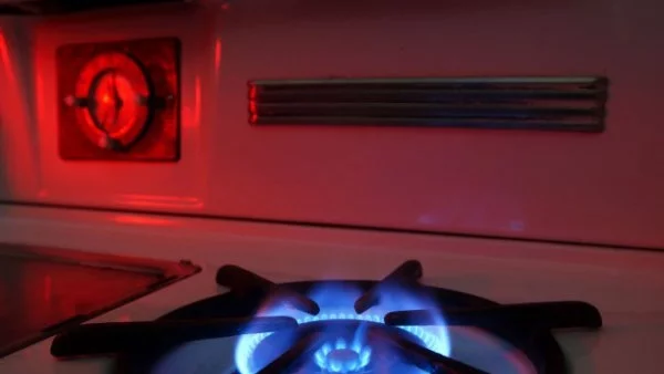 Системните партии защо мълчат за цената на газа, докато ЕК говори?